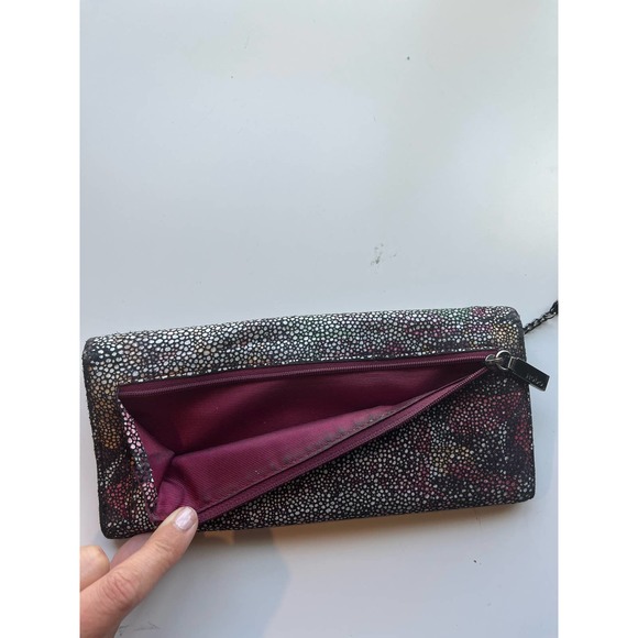 Hobo abstract foliage trifold wallet with magnetic closure - Picture 7 of 7